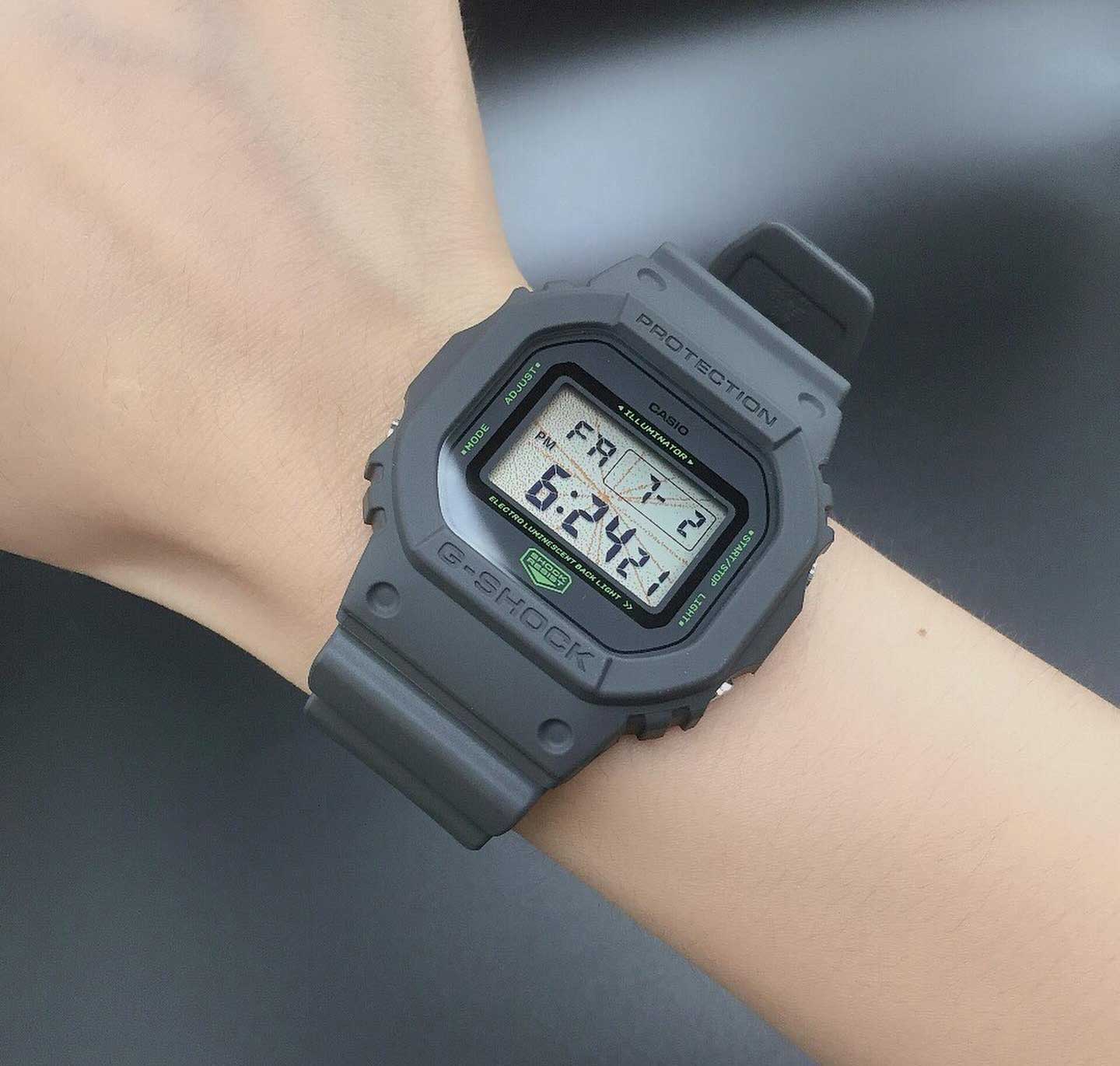 Японские наручные часы Casio G-SHOCK DW-5600MNT-1 с хронографом