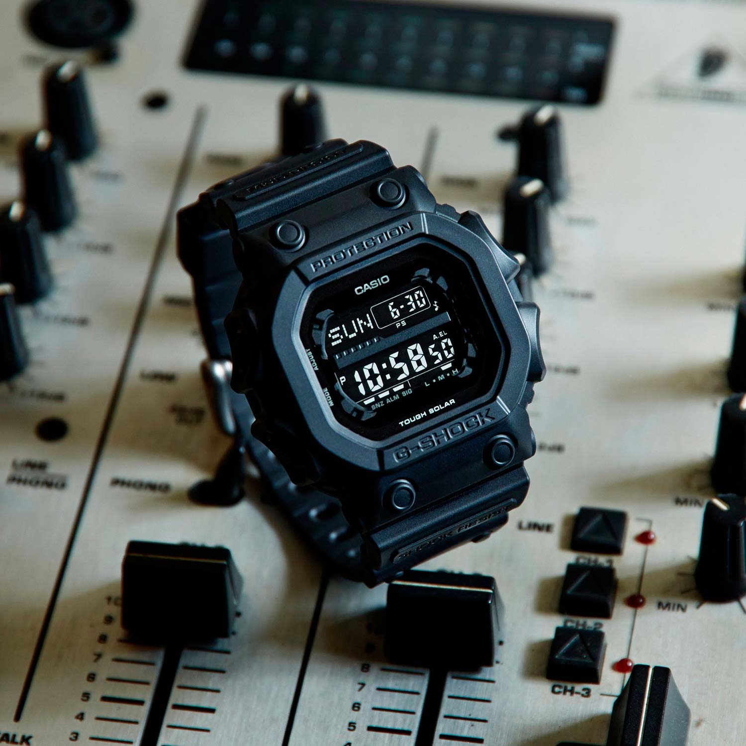Японские наручные часы Casio G-SHOCK GX-56BB-1E с хронографом
