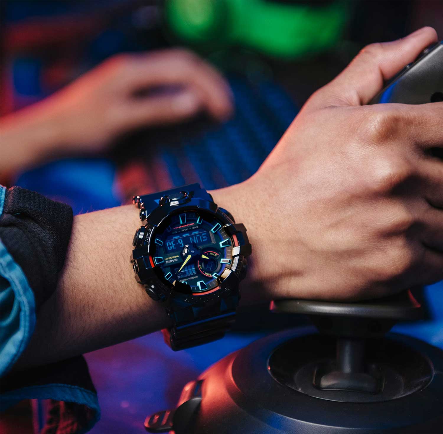 Японские наручные часы Casio G-SHOCK GA-700RGB-1A с хронографом