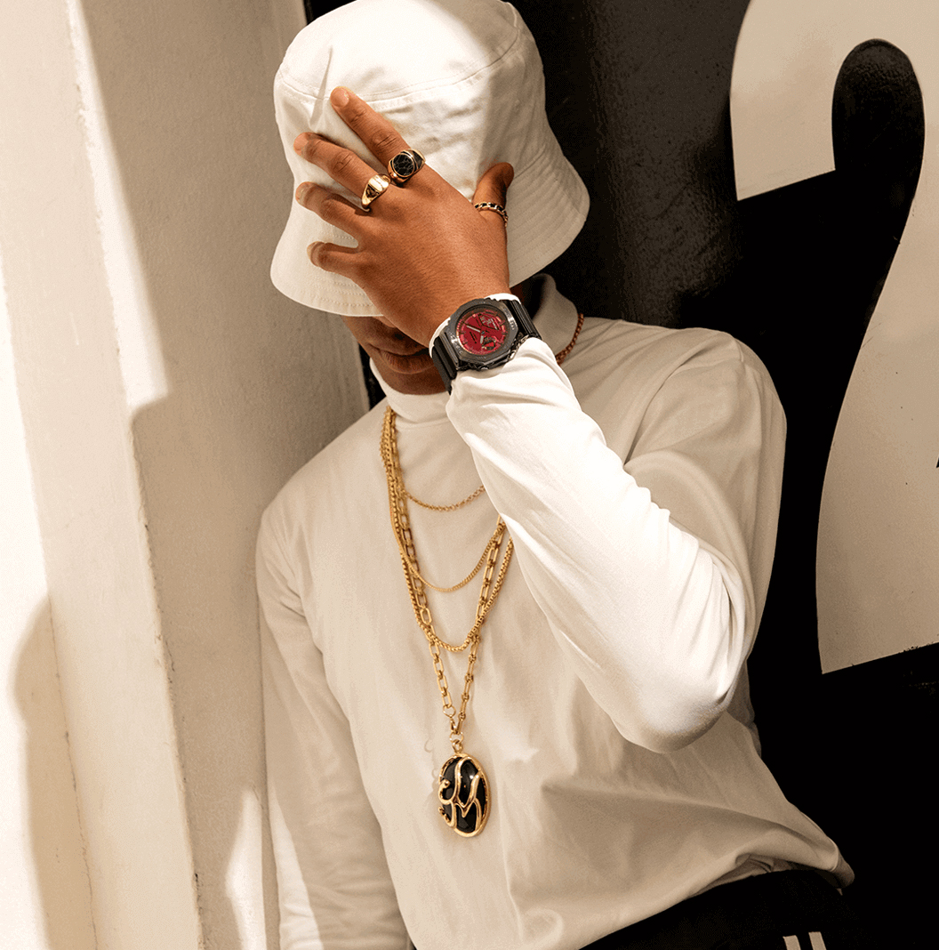 Японские наручные часы Casio G-SHOCK GM-2100B-4AER с хронографом