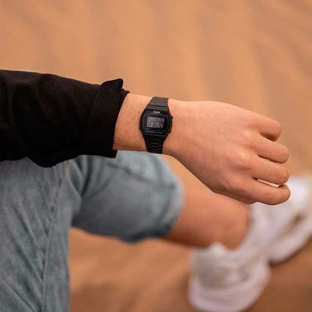 Японские наручные часы Casio Vintage B640WB-1B с хронографом