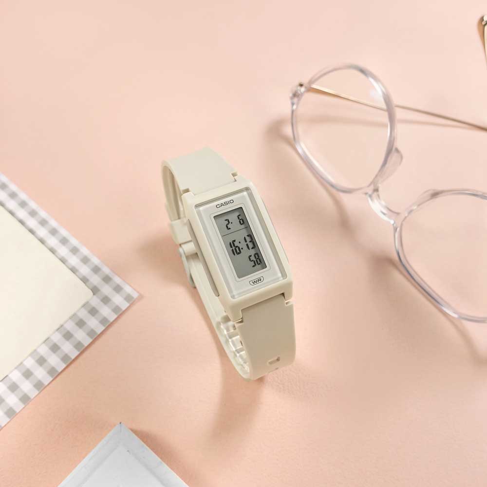 Японские наручные часы Casio Collection LF-10WH-8 с хронографом