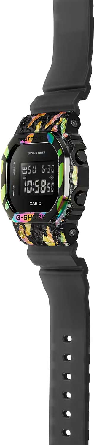 Японские наручные часы Casio G-SHOCK GM-5640GEM-1E с хронографом