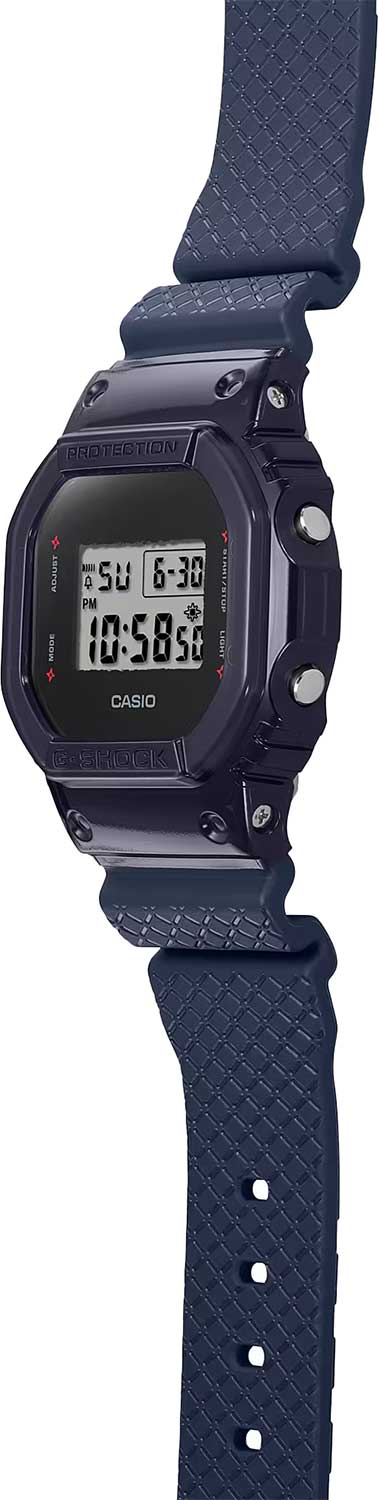 Японские наручные часы Casio G-SHOCK DW-5600NNJ-2 с хронографом