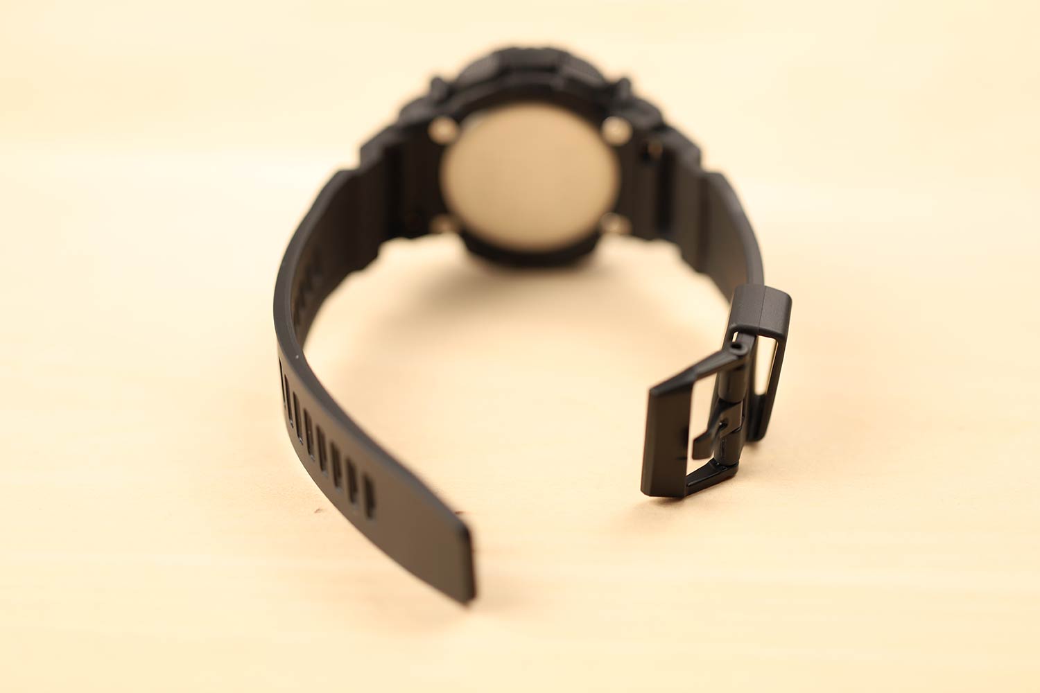 Японские наручные часы Casio G-SHOCK GA-2200BB-1AER с хронографом