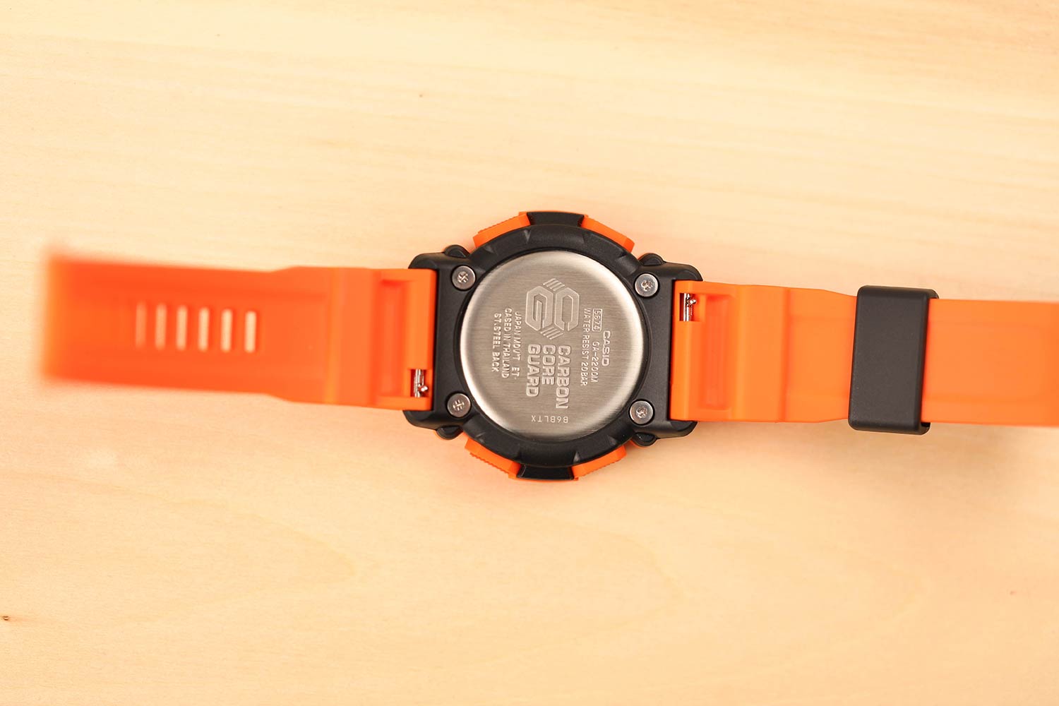 Японские наручные часы Casio G-SHOCK GA-2200M-4AER с хронографом