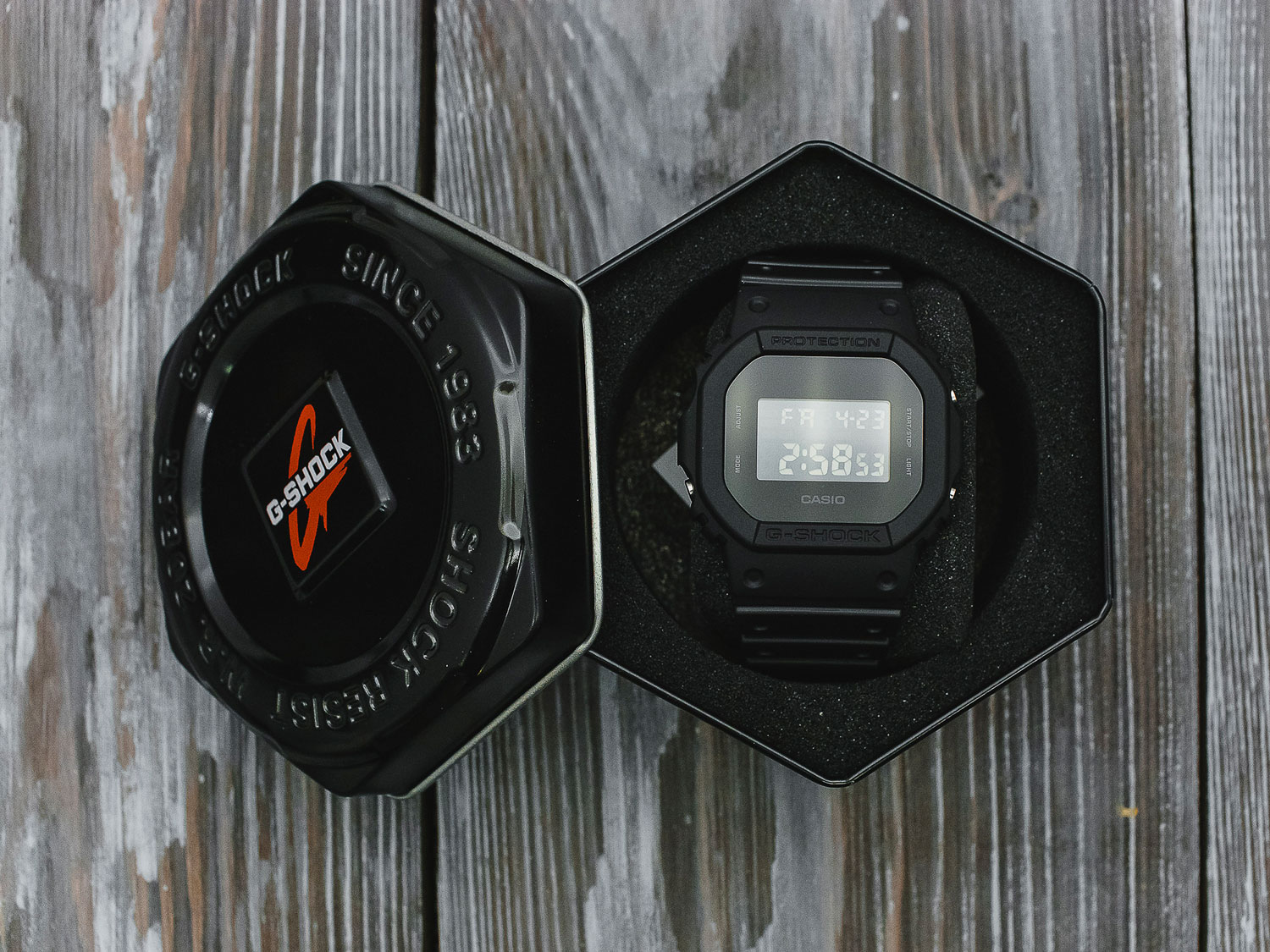 Японские наручные часы Casio G-SHOCK DW-5600BB-1E с хронографом