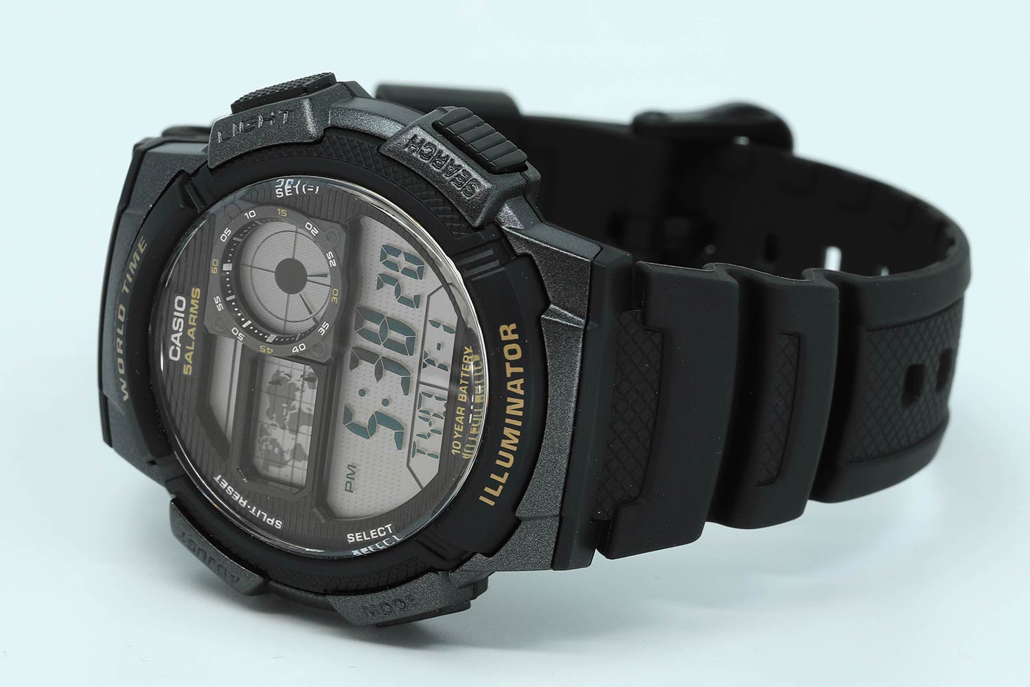 Японские наручные часы Casio Illuminator AE-1000W-1A с хронографом