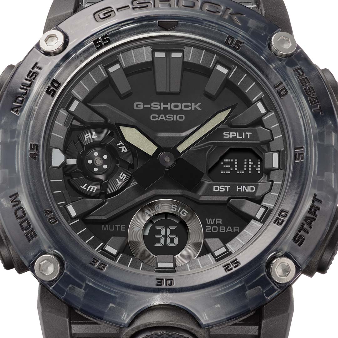 Японские наручные часы Casio G-SHOCK GA-2000SKE-8AER с хронографом
