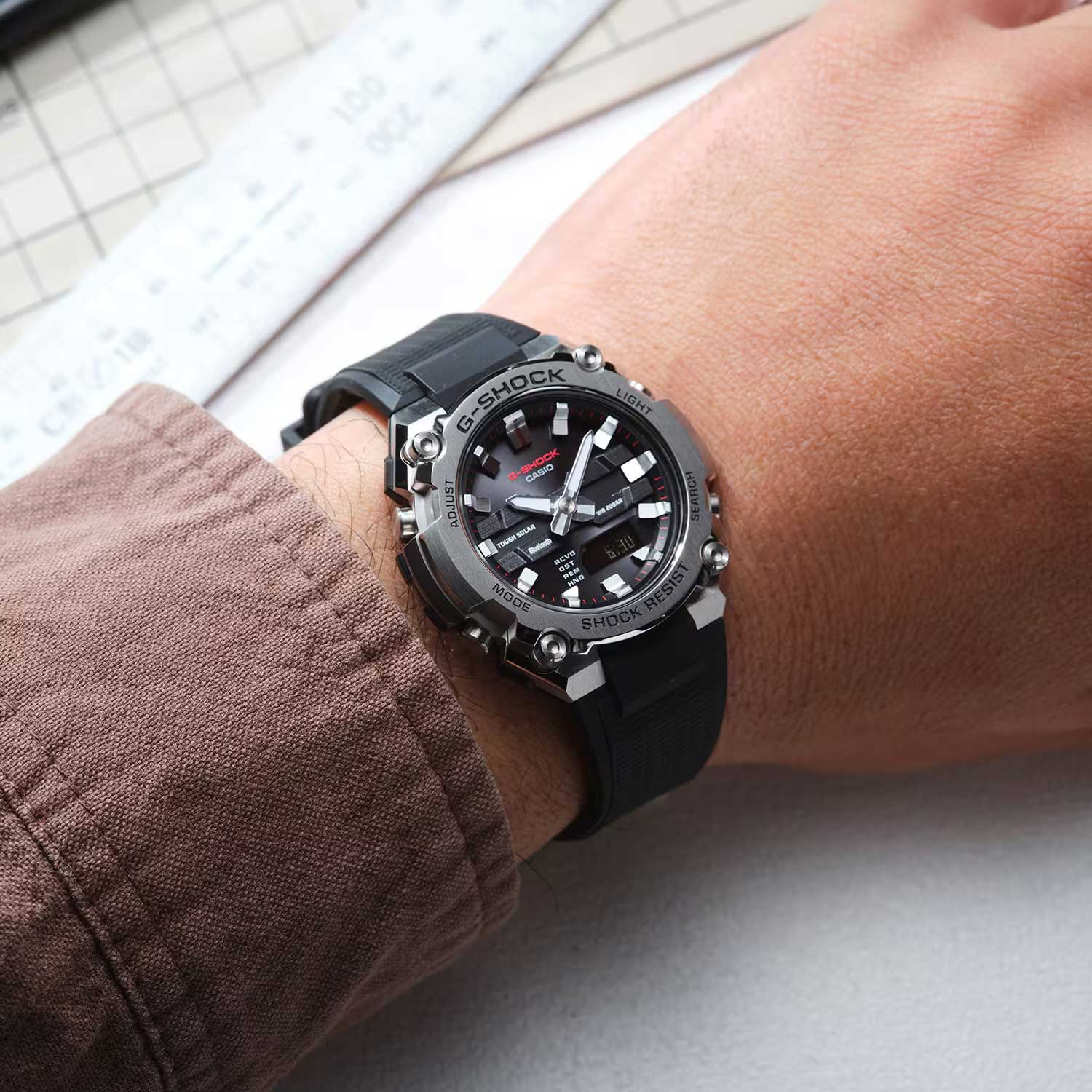Японские наручные часы CASIO G-SHOCK GST-B600-1A