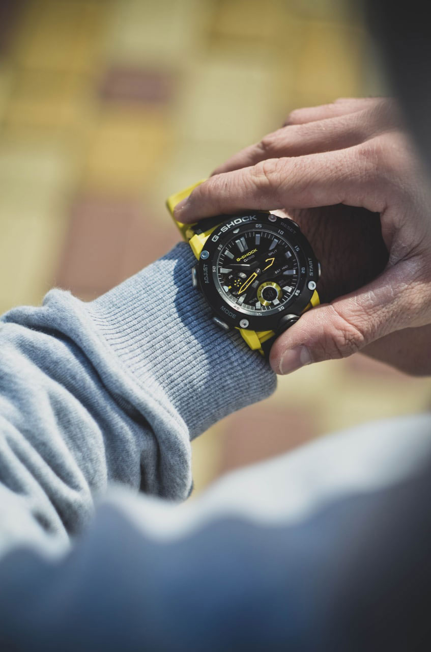 Японские наручные часы Casio G-SHOCK GA-2000-1A9ER с хронографом