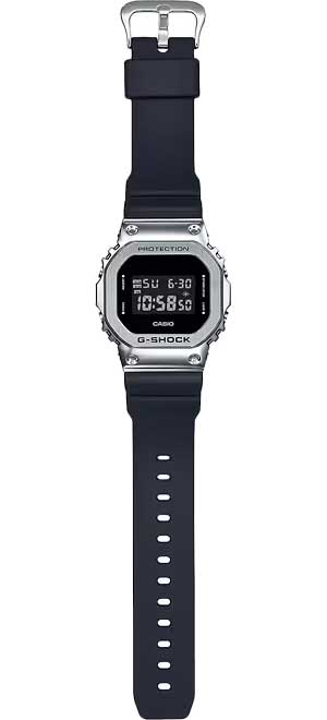 Японские наручные часы Casio G-SHOCK GM-5600-1ER с хронографом