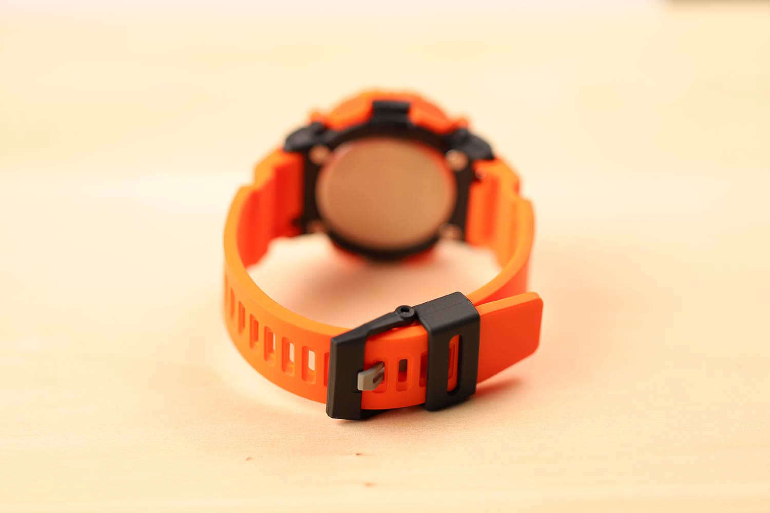 Японские наручные часы Casio G-SHOCK GA-2200M-4AER с хронографом