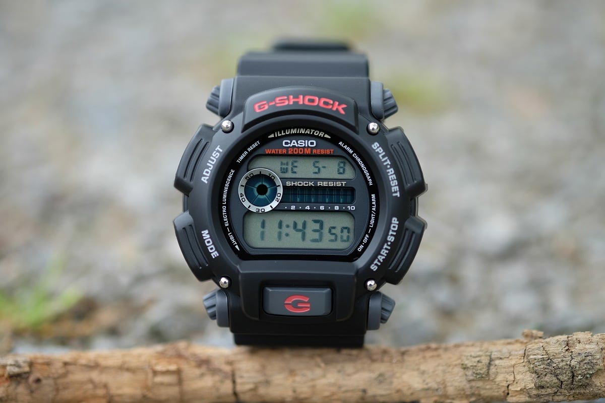 Японские наручные часы CASIO G-SHOCK DW-9052-1V