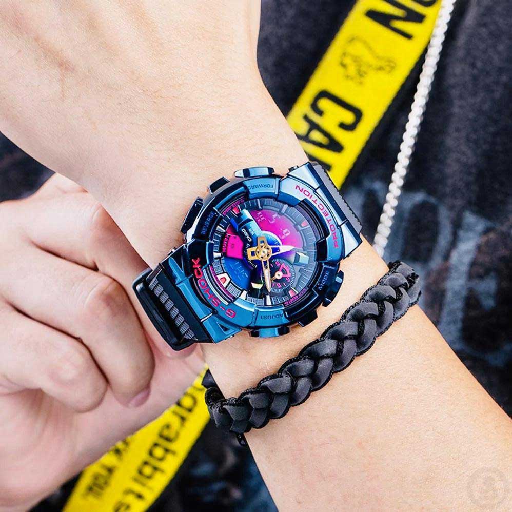 Японские наручные часы Casio G-SHOCK GM-110SN-2A с хронографом