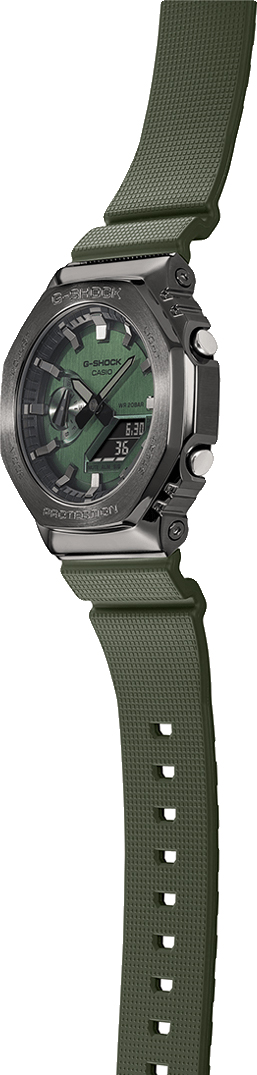 Японские наручные часы Casio G-SHOCK GM-2100B-3AER с хронографом