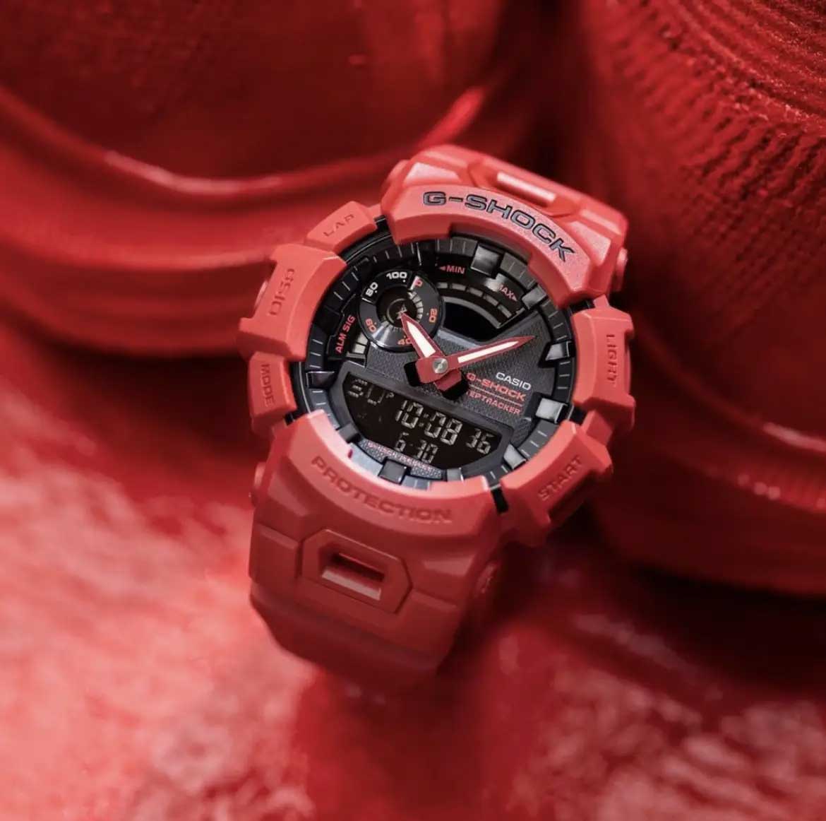 Японские спортивные наручные часы Casio G-SHOCK GBA-900RD-4A с хронографом