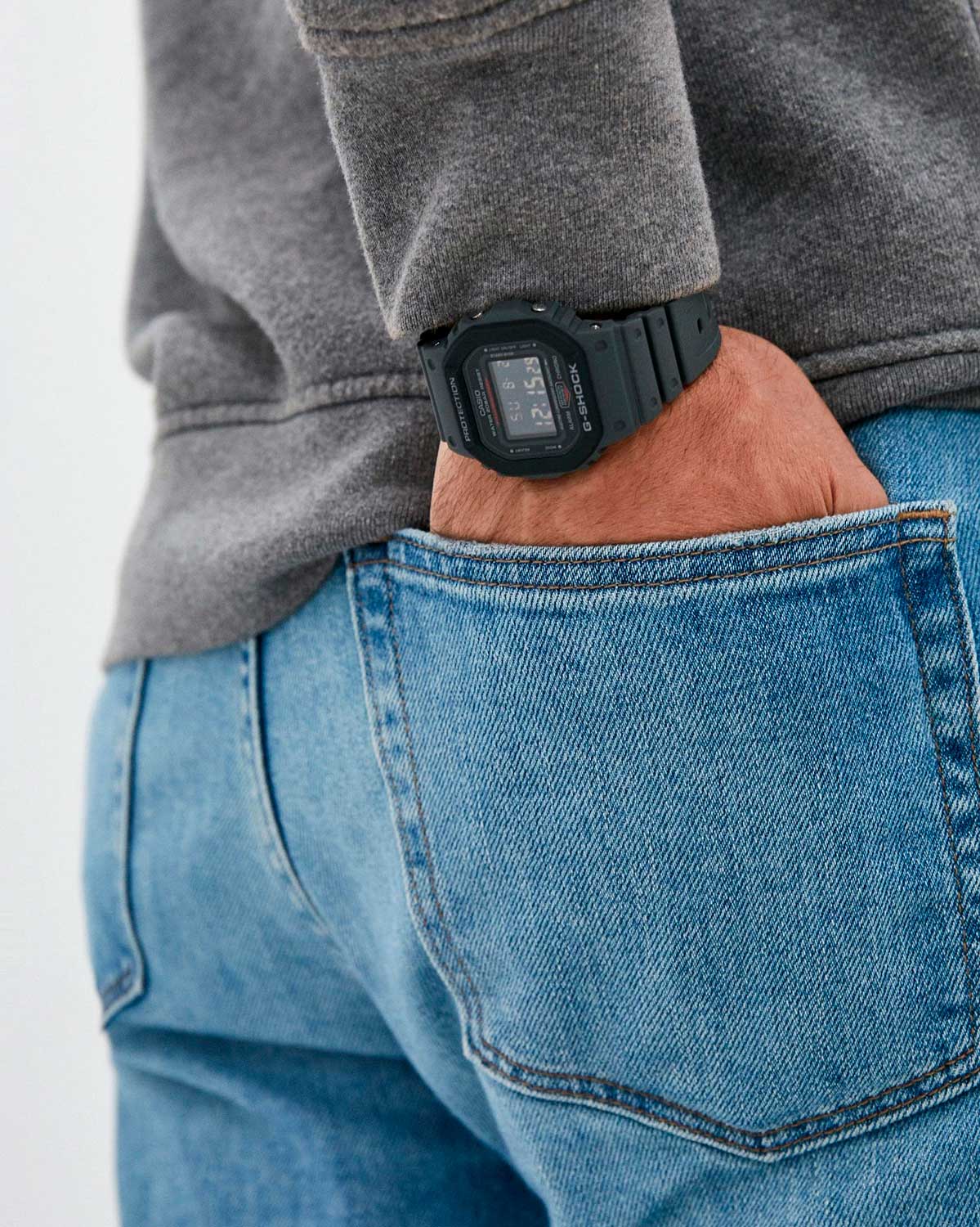 Японские наручные часы Casio G-SHOCK DW-5610SU-8ER с хронографом