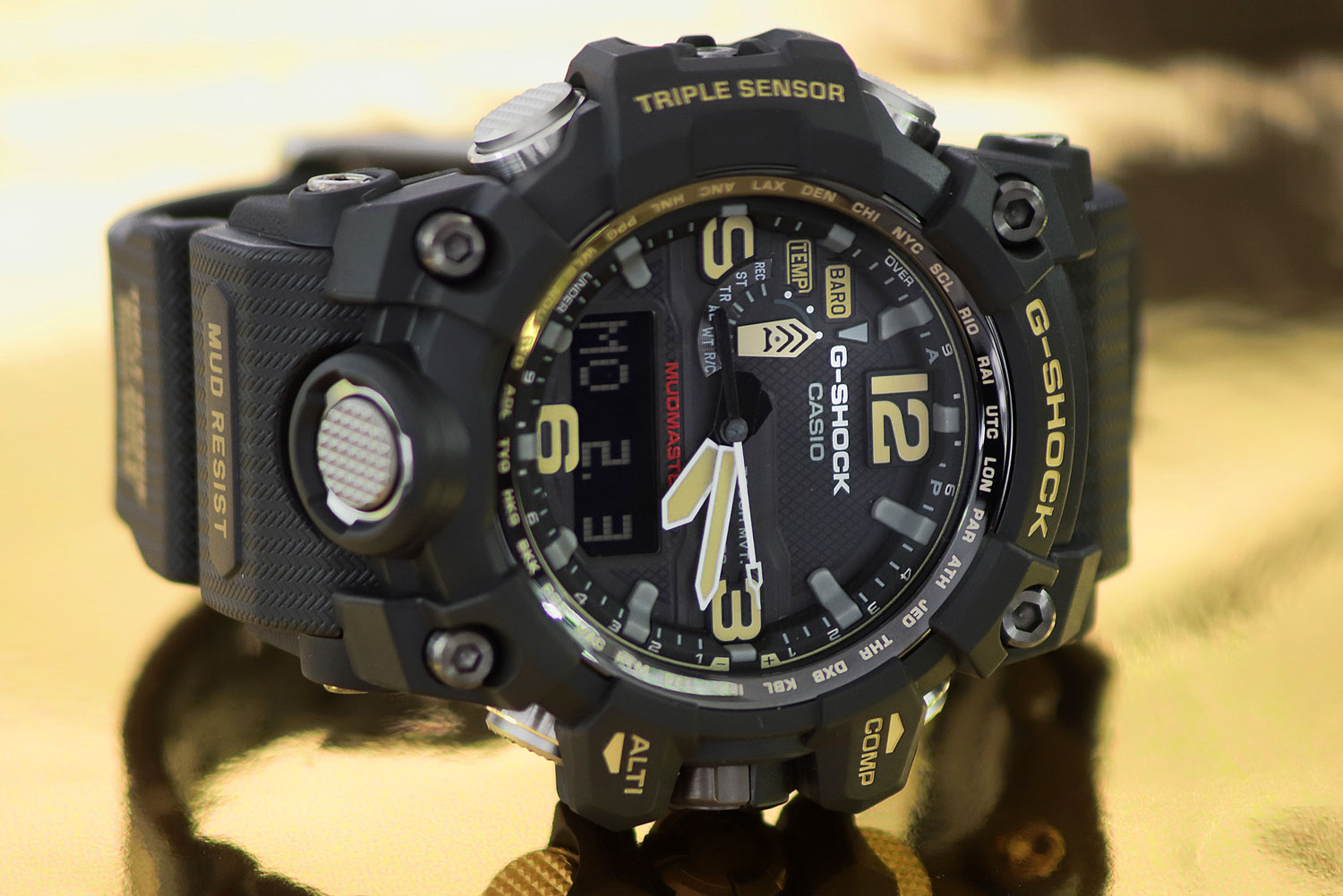 Японские наручные часы Casio G-SHOCK GWG-1000-1A с хронографом