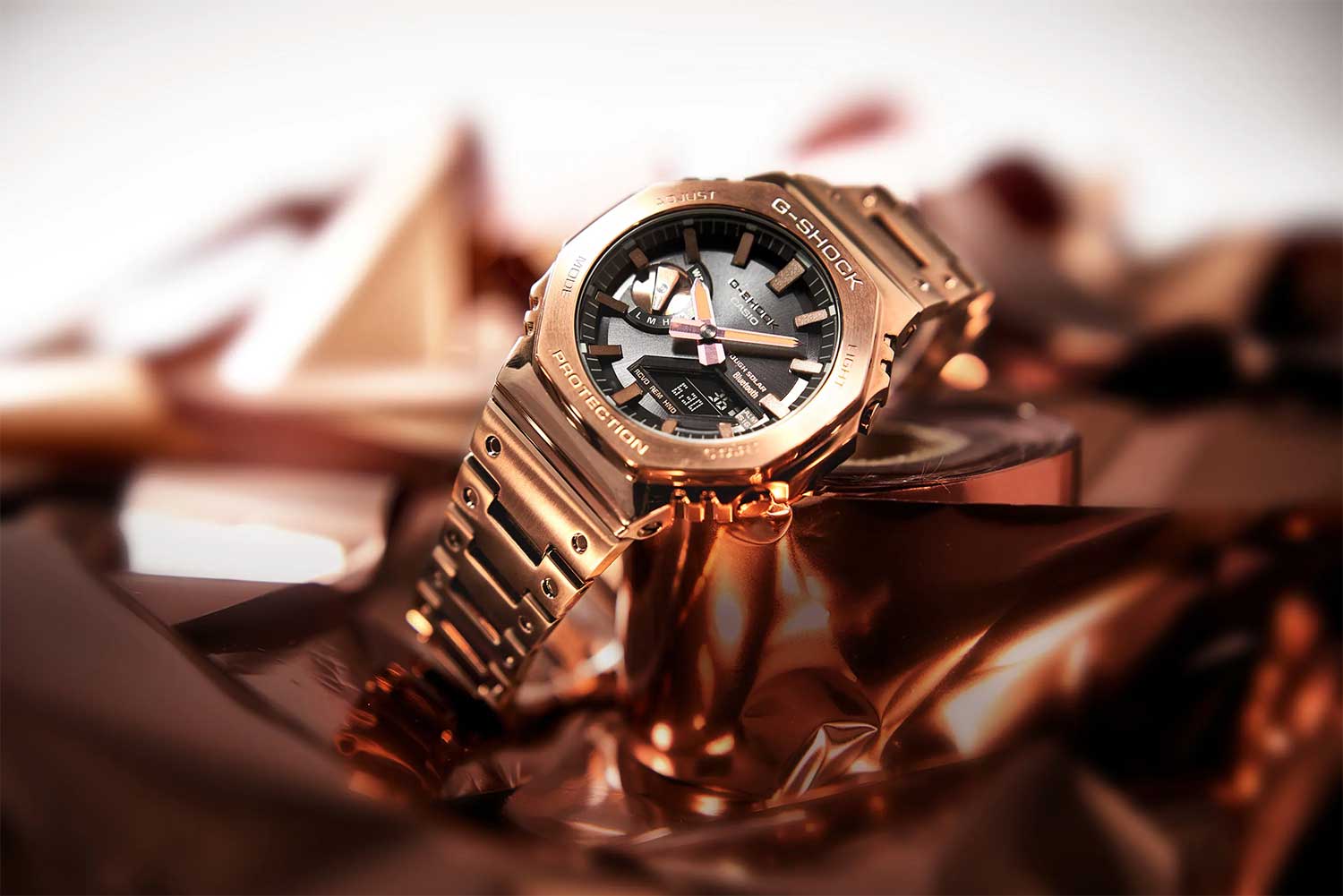 Японские наручные часы Casio G-SHOCK GM-B2100GD-5AER с хронографом