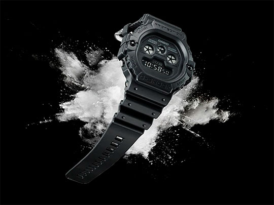 Японские наручные часы Casio G-SHOCK DW-5900BB-1E с хронографом