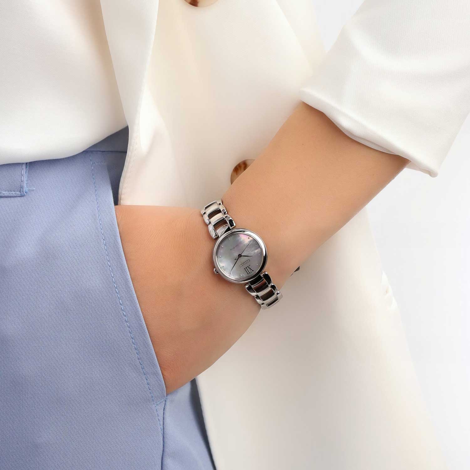 Японские наручные часы Citizen EM0530-81D