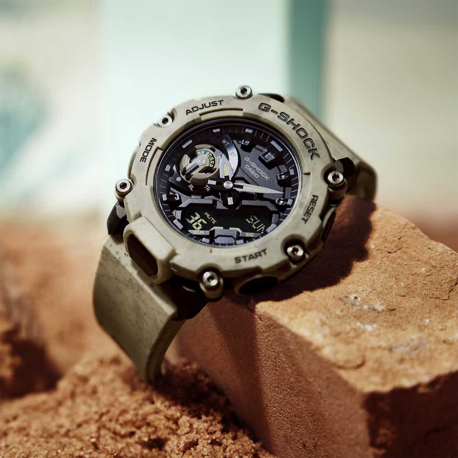 Японские наручные часы Casio G-SHOCK GA-2200SL-5A с хронографом