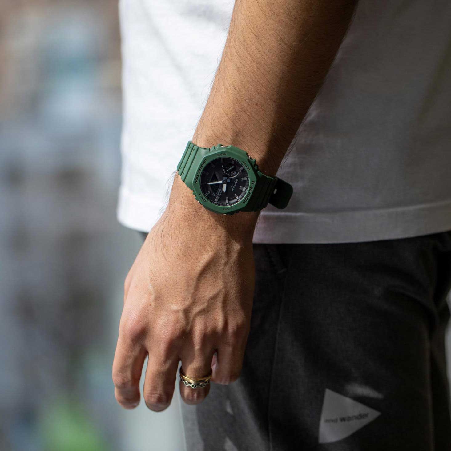 Японские наручные часы Casio G-SHOCK GA-B2100-3AER с хронографом