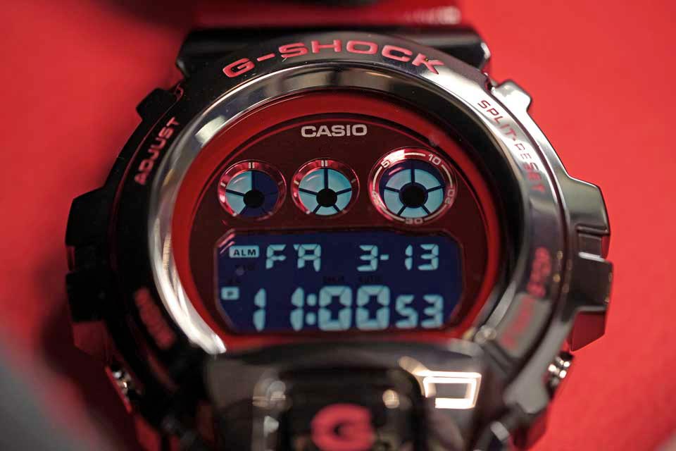 Японские наручные часы Casio GM-6900B-4ER с хронографом