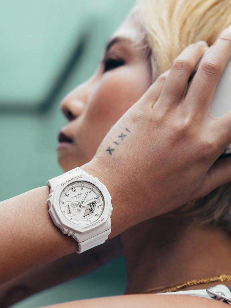 Японские наручные часы Casio G-SHOCK GMA-S2100-7AER с хронографом