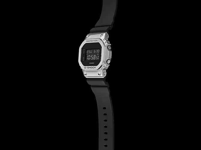Японские наручные часы Casio G-SHOCK GM-5600-1ER с хронографом