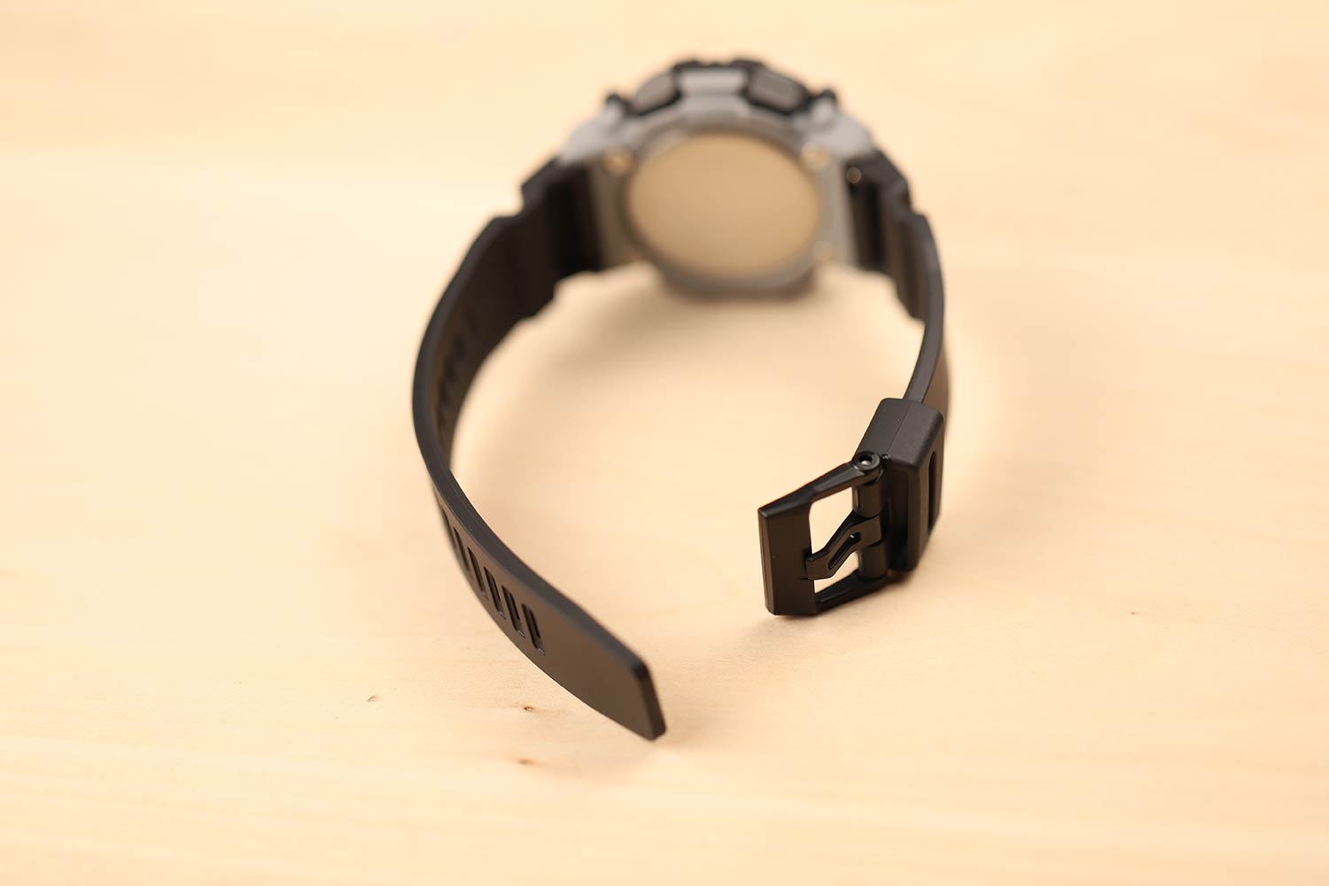 Японские наручные часы Casio G-SHOCK GA-2200M-1AER с хронографом