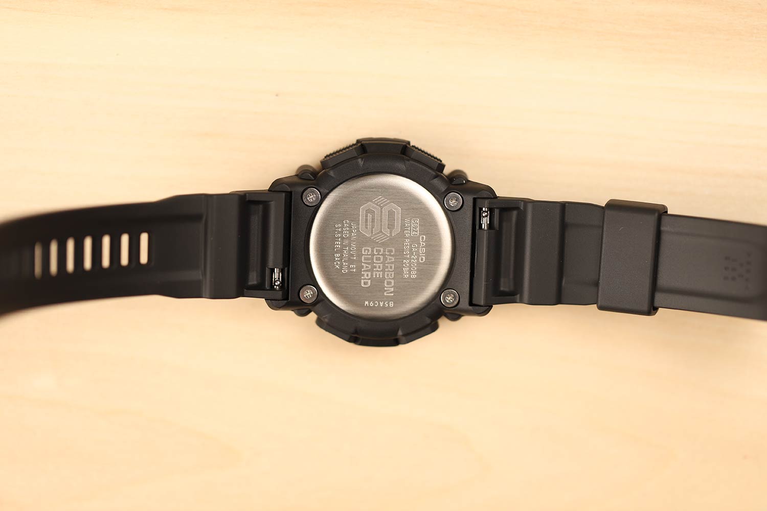 Японские наручные часы Casio G-SHOCK GA-2200BB-1AER с хронографом