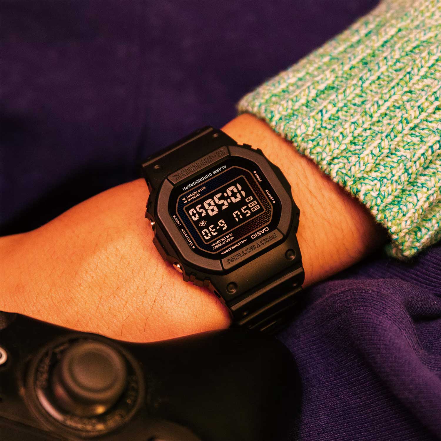 Японские наручные часы CASIO G-SHOCK DW-5600RW-1