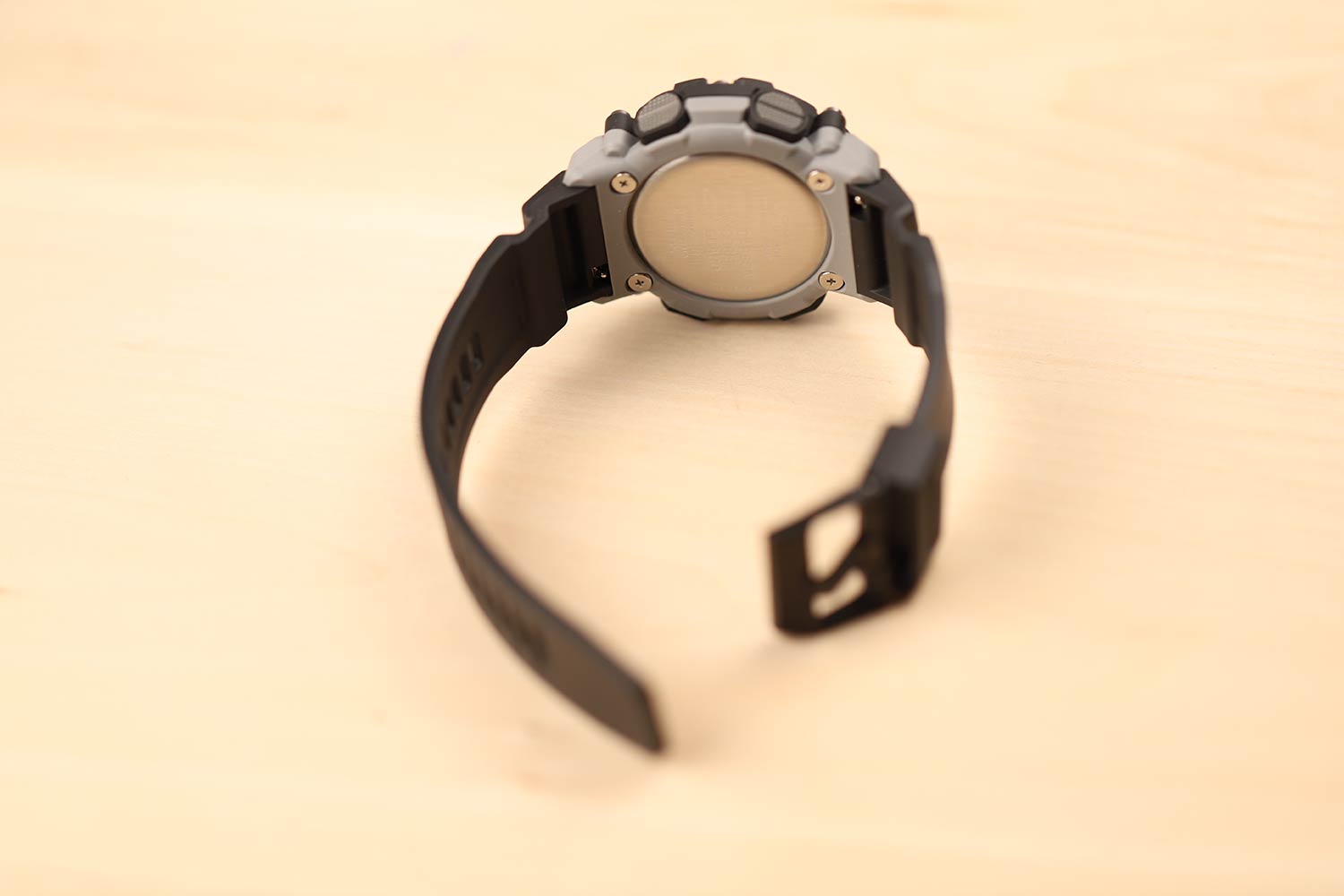 Японские наручные часы Casio G-SHOCK GA-2200M-1AER с хронографом