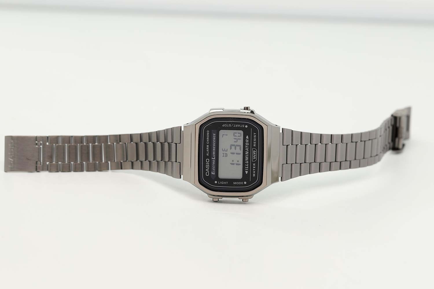 Японские наручные часы Casio Vintage A168WEGG-1AEF с хронографом