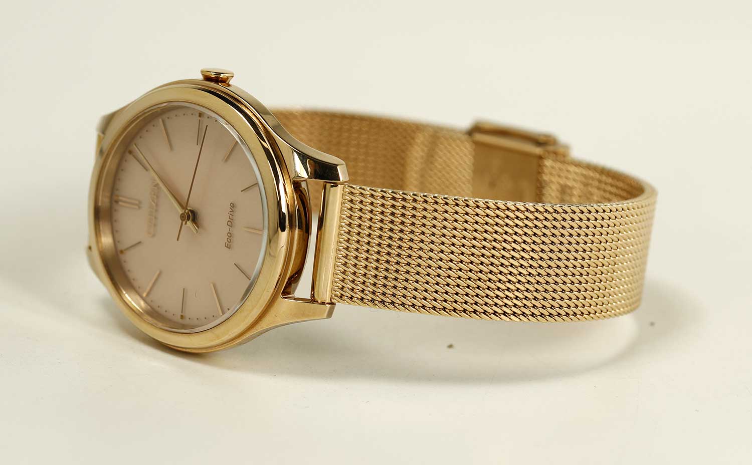 Японские наручные часы Citizen EM0503-83X