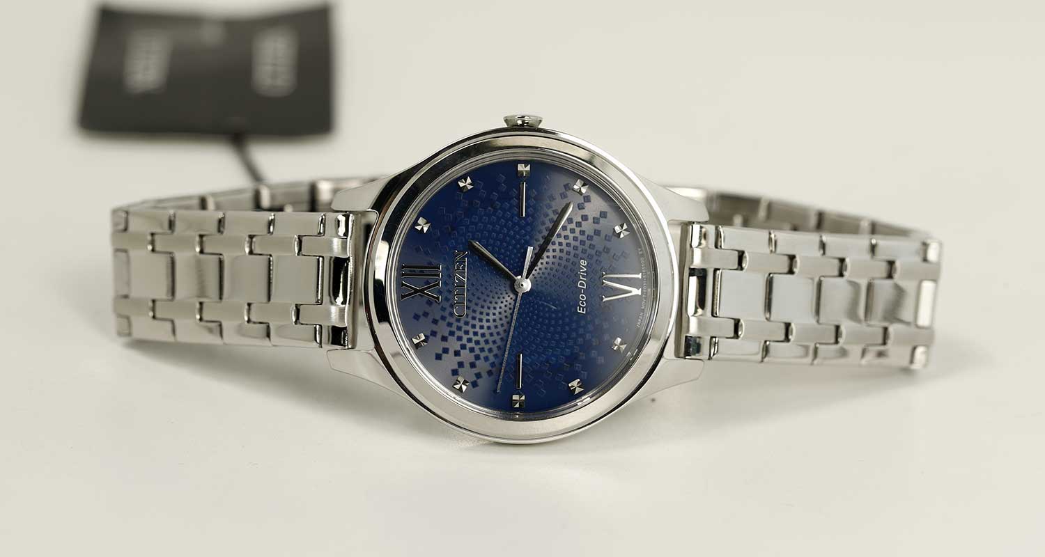 Японские наручные часы Citizen EM0500-73L