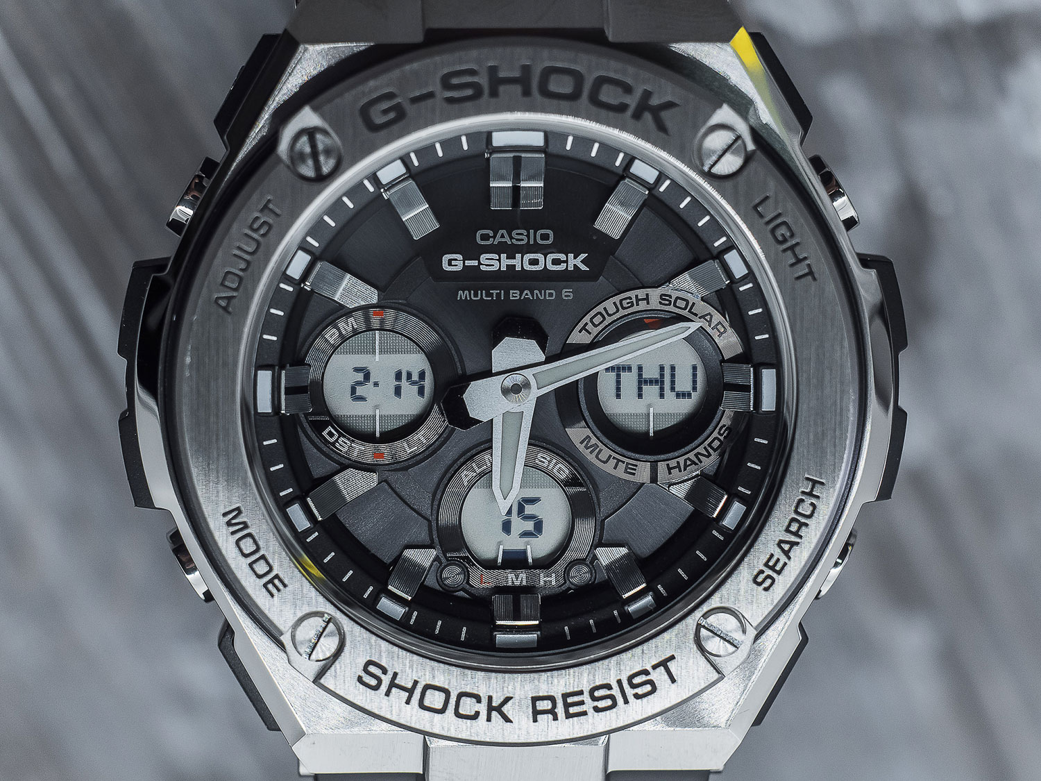 Японские наручные часы Casio G-SHOCK GST-W110-1A с хронографом