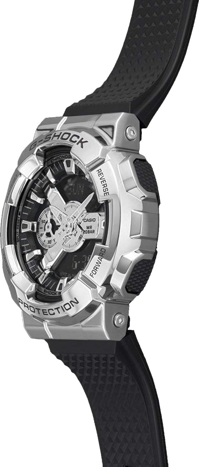 Японские наручные часы Casio G-SHOCK GM-110-1AER с хронографом