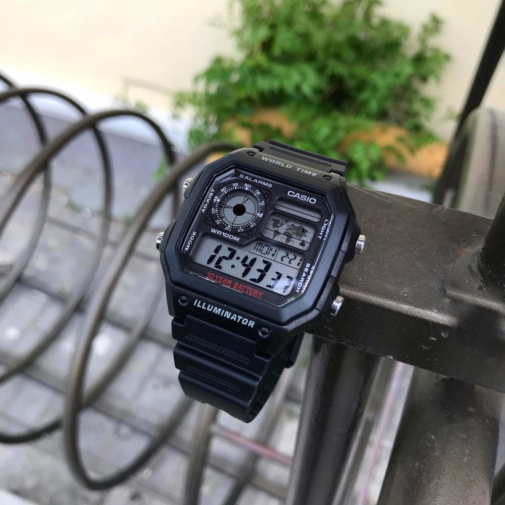 Японские наручные часы Casio Illuminator AE-1200WH-1A с хронографом