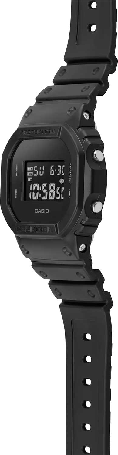 Японские наручные часы CASIO G-SHOCK DW-5600UBB-1