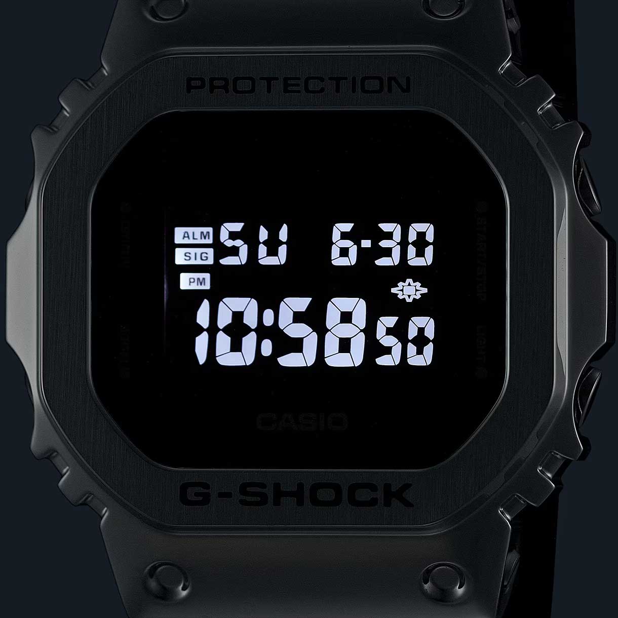 Японские наручные часы Casio G-SHOCK GM-5600U-1 с хронографом