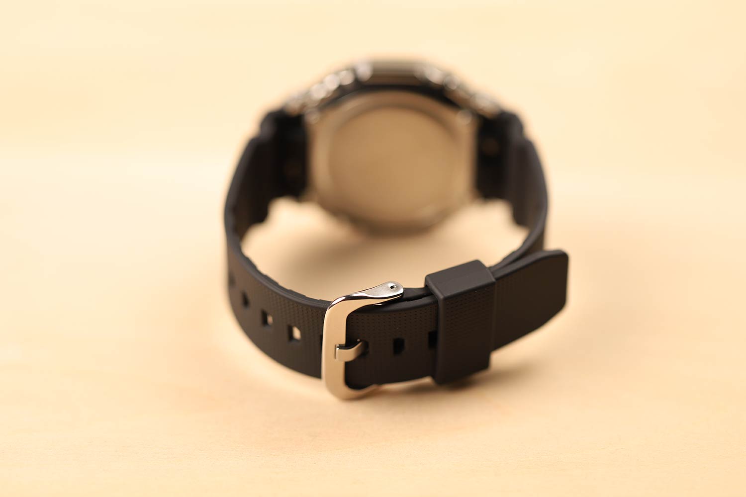 Японские наручные часы Casio G-SHOCK GM-2100-1AER с хронографом