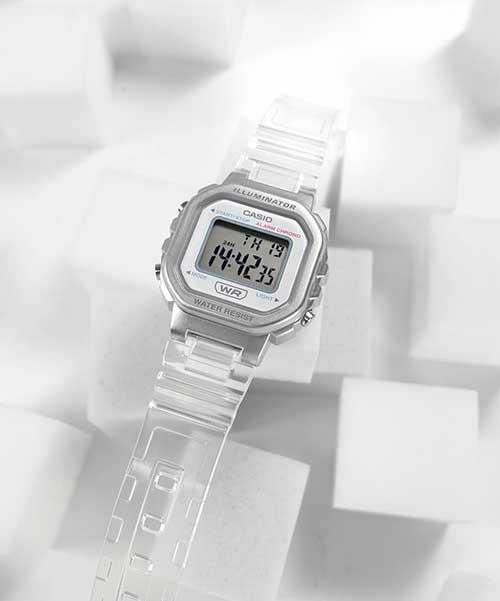 Японские наручные часы Casio Collection LA-20WHS-7A с хронографом