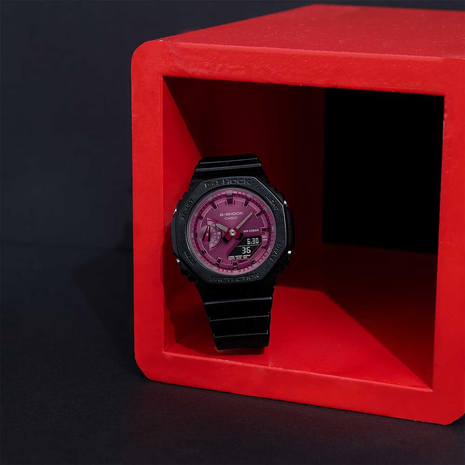Японские наручные часы CASIO G-SHOCK GMA-S2100RB-1A