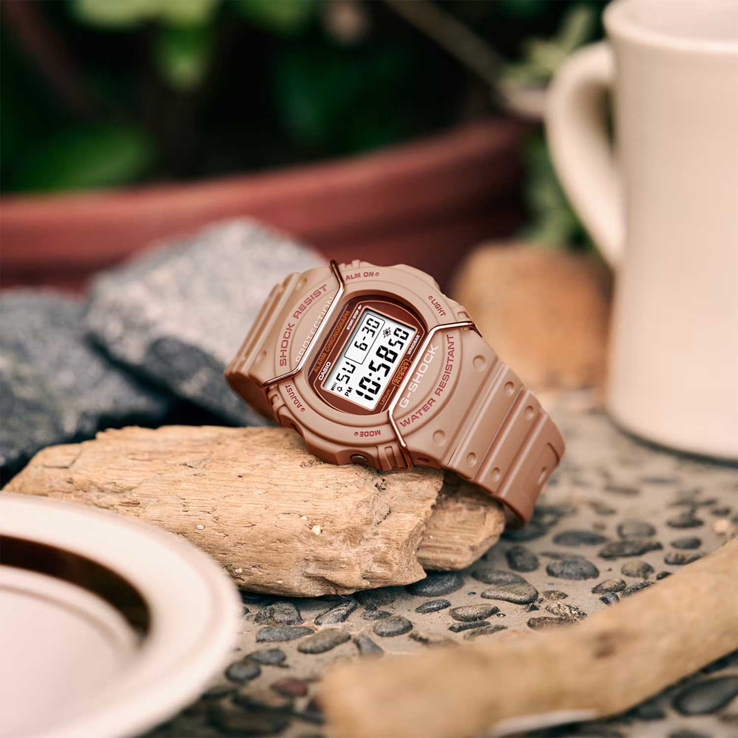 Японские наручные часы CASIO G-SHOCK DW-5700PT-5