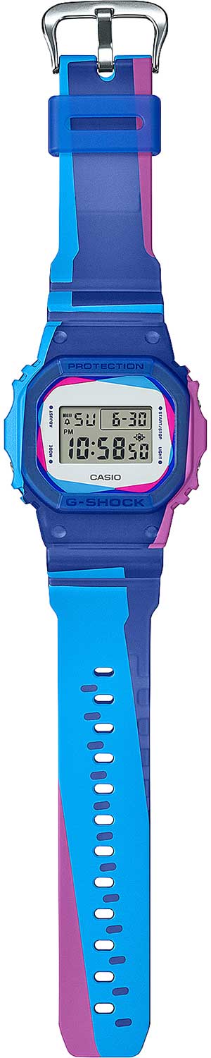 Японские наручные часы Casio G-SHOCK DWE-5600PR-2E с хронографом