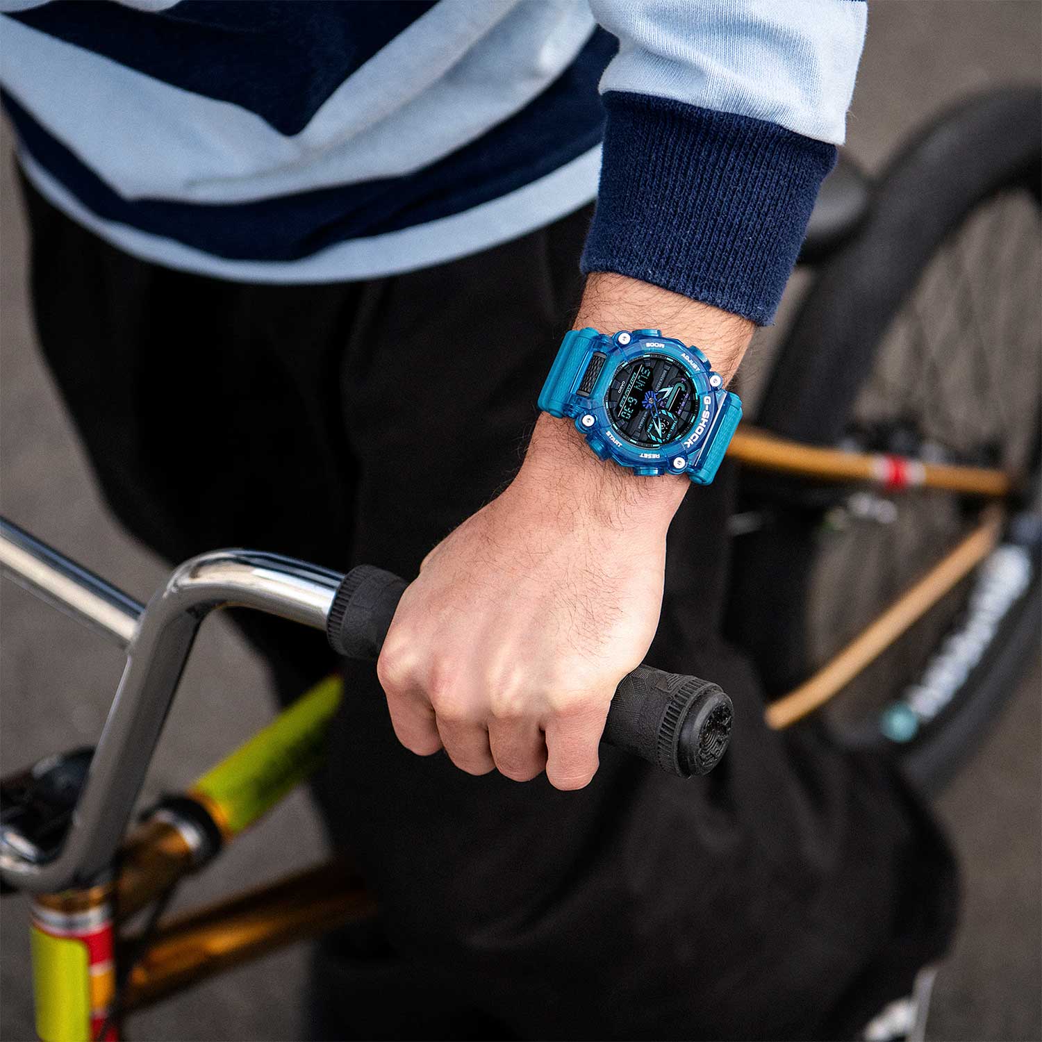 Японские наручные часы Casio G-SHOCK GA-900SKL-2A с хронографом