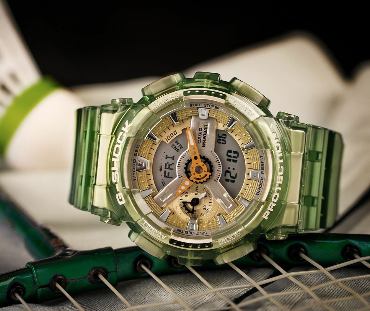 Японские наручные часы Casio G-SHOCK GMA-S110GS-3AER с хронографом